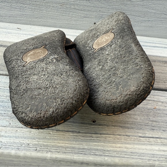 Born Mens Size 10/44 FloresBlack Leather and Tan Stitched Beach Vacation Sandals - Picture 6 of 17